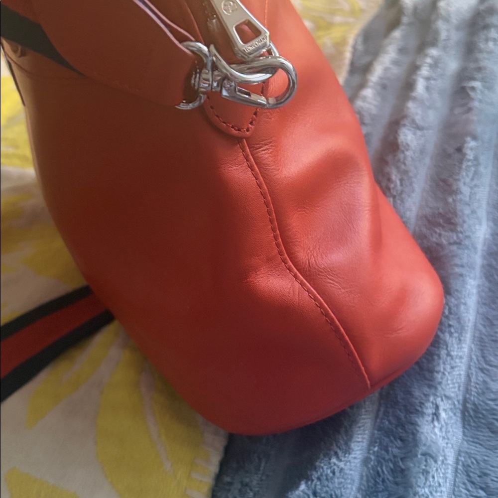 Longchamp Vibrant Orange Shoulder Bag with Dual-Tone Strap - Picture 5 of 6